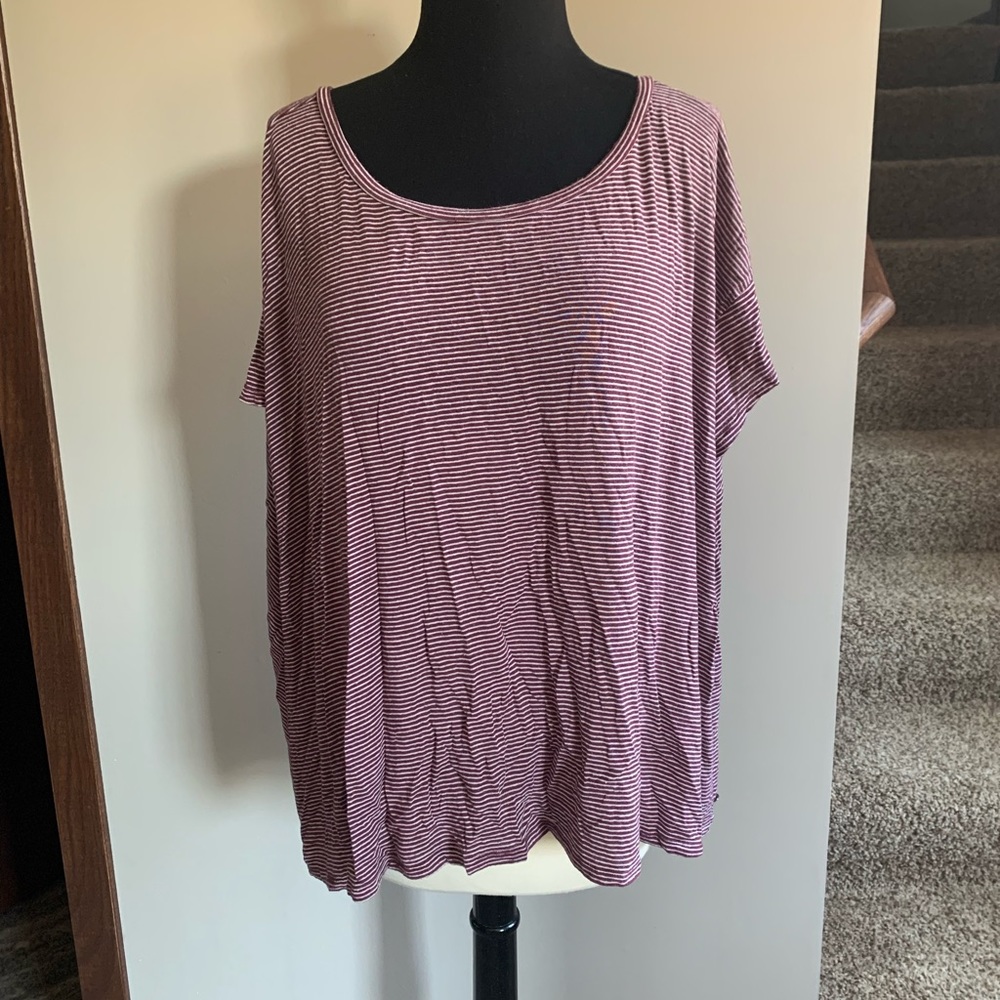 American Eagle XS Striped Maroon T-Shirt